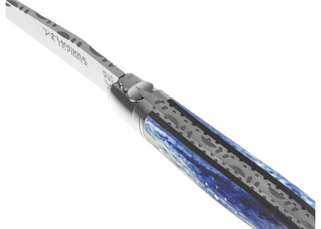 Couteau Laguiole prestige avec un manche en os de girafe teinte bleu et mitres inox image 8