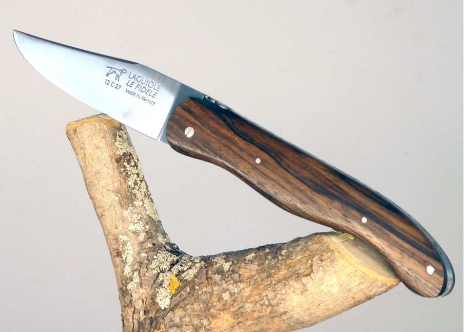 Walnut tree - Hunting Knives - Laguiole hunting knife   Handle made with Walnut Wood No bolster Classic Spring, Welded Bee 12C27