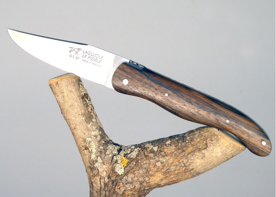 Walnut tree - Hunting Knives - Laguiole hunting knife   Handle made with Walnut Wood No bolster Classic Spring, Welded Bee 12C27
