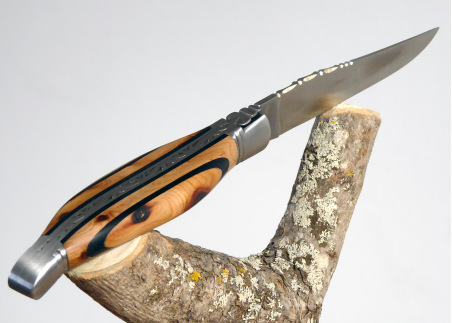 Juniper and ebony wood - Rounded Laguiole Knives - Laguiole folding knife - Rounded edition   Handle made with Ebony and Juniper