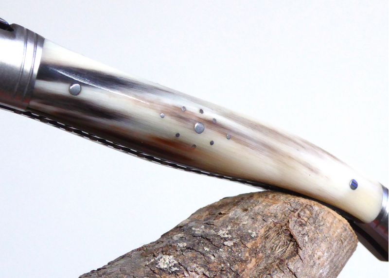Damascus blade - blond horn - Laguiole with Damascus Blade  - Laguiole folding knife with damascus blade - Collector edition   H