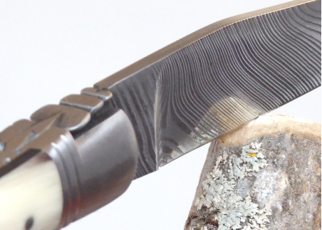 Damascus blade - blond horn - Laguiole with Damascus Blade  - Laguiole folding knife with damascus blade - Collector edition   H