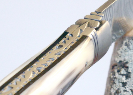 Damascus blade - blond horn - Laguiole with Damascus Blade  - Laguiole folding knife with damascus blade - Collector edition   H