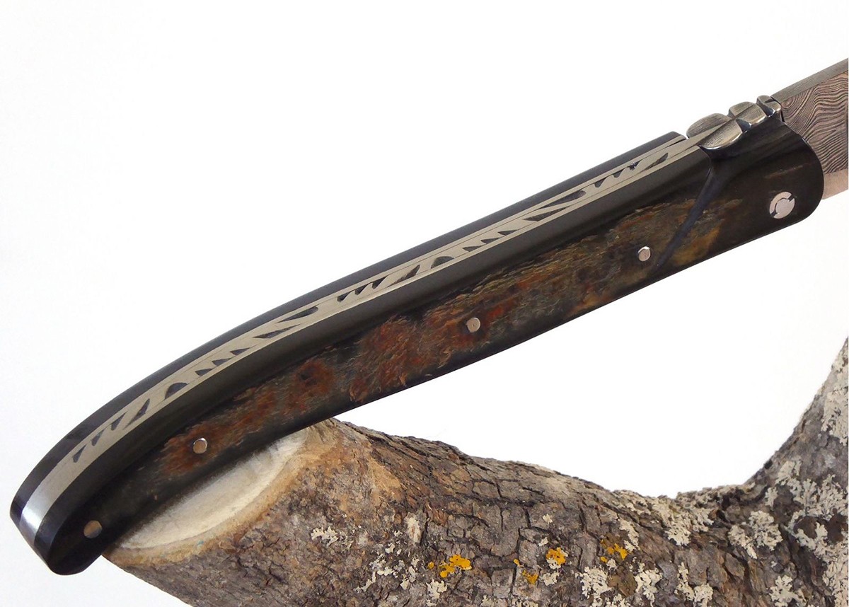 Damascus blade - Buffalo hoen - Laguiole «Savage» Collection - Laguiole folding knife - Savage edition   Handle made with Buffal
