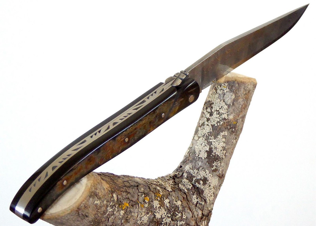 Damascus blade - Buffalo hoen - Laguiole «Savage» Collection - Laguiole folding knife - Savage edition   Handle made with Buffal