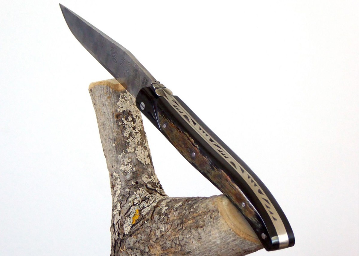 Damascus blade - Buffalo hoen - Laguiole «Savage» Collection - Laguiole folding knife - Savage edition   Handle made with Buffal