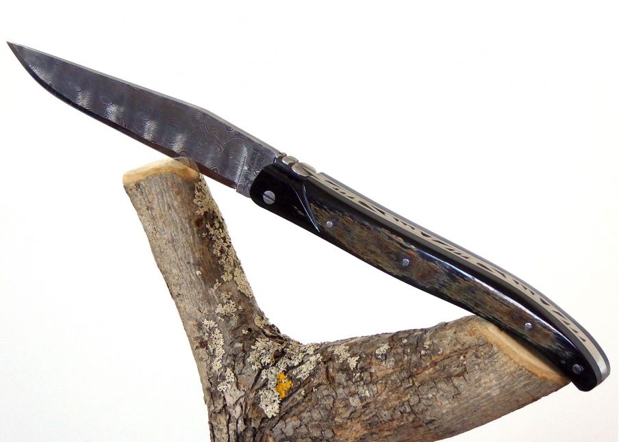 Damascus blade - Buffalo hoen - Laguiole «Savage» Collection - Laguiole folding knife - Savage edition   Handle made with Buffal