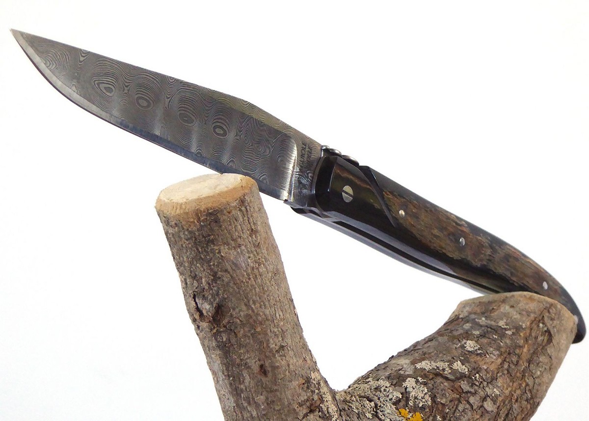 Damascus blade - Buffalo hoen - Laguiole «Savage» Collection - Laguiole folding knife - Savage edition   Handle made with Buffal