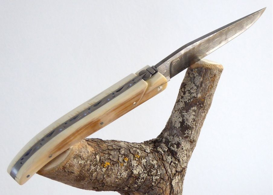 Damascus blade - Mammoth ivory - Laguiole «Savage» Collection - Couteau pliant de prestige - collection sauvage   Manche en Ivoi
