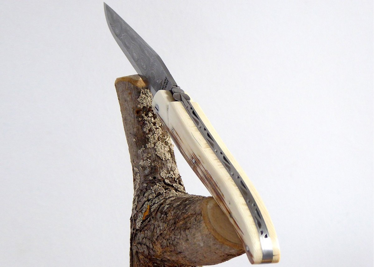 Damascus blade - Mammoth ivory - Laguiole «Savage» Collection - Couteau pliant de prestige - collection sauvage   Manche en Ivoi