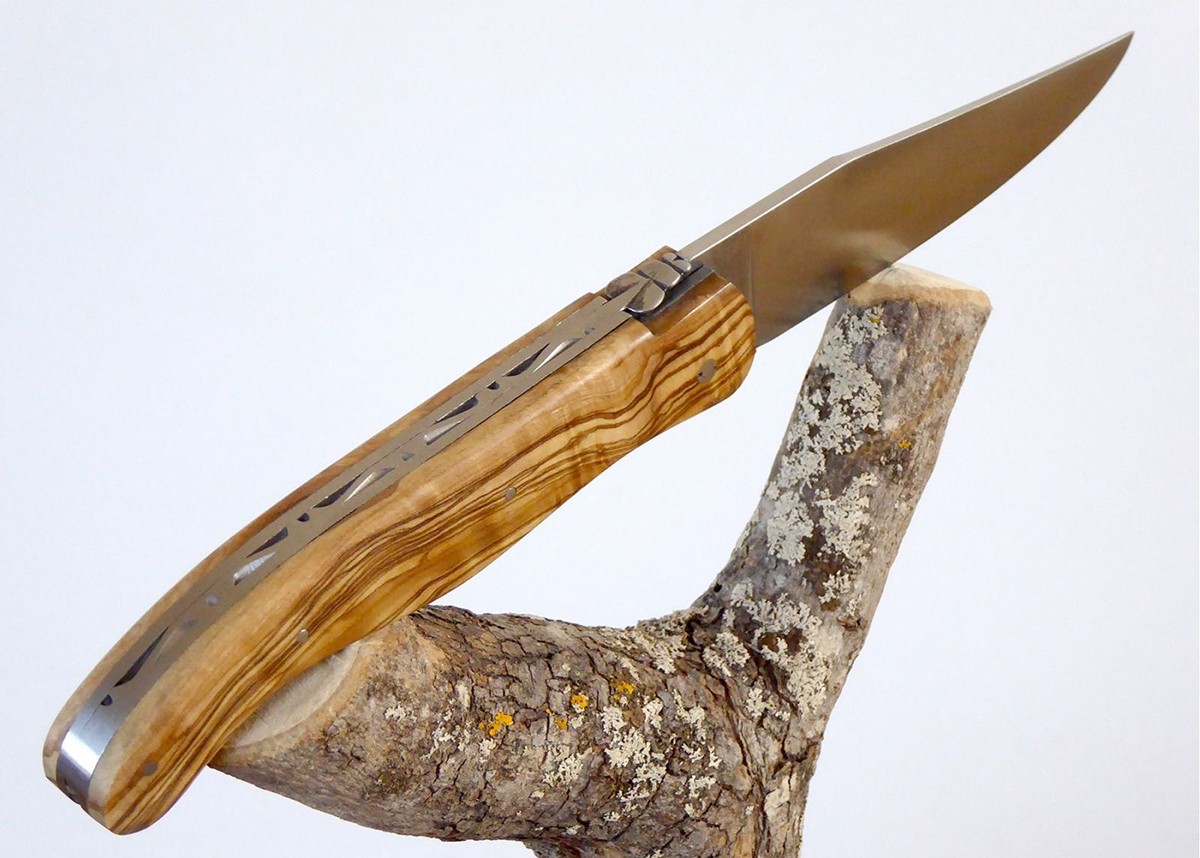 Olive wood - Hunting Knives - Laguiole hunting knife   Handle made with Olive Wood No bolster Classic Spring, Welded Bee Guilloc