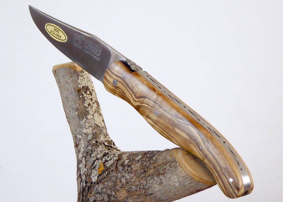 Olive wood - Hunting Knives - Laguiole hunting knife   Handle made with Olive Wood No bolster Classic Spring, Welded Bee Guilloc