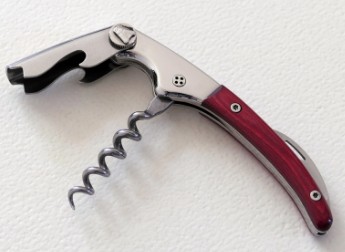 Old wines: controlled extraction Is a Laguiole sommelier corkscrew suitable for old wines?