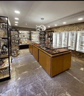 Atelier Laguiole en Aubrac fabricant artisanal de couteaux Laguiole