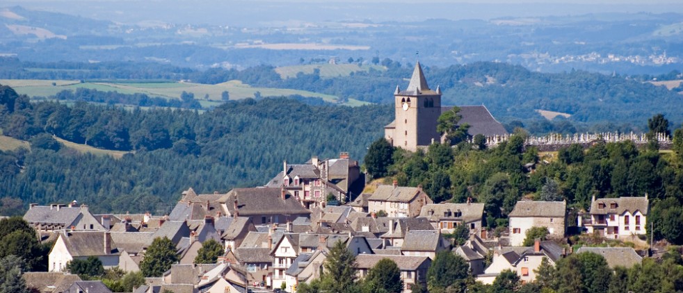 Village of Laguiole in Aveyron Village of Laguiole in Aveyron France – historical origin of Laguiole knives